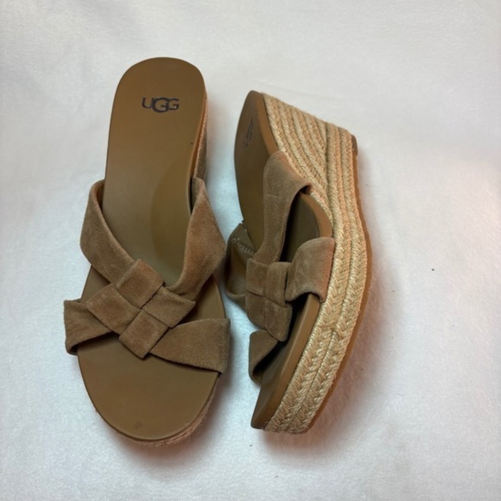 UGG Yarrow Espadrille Wedge Sandals Chestnut Suede 1146910 Women 7.5